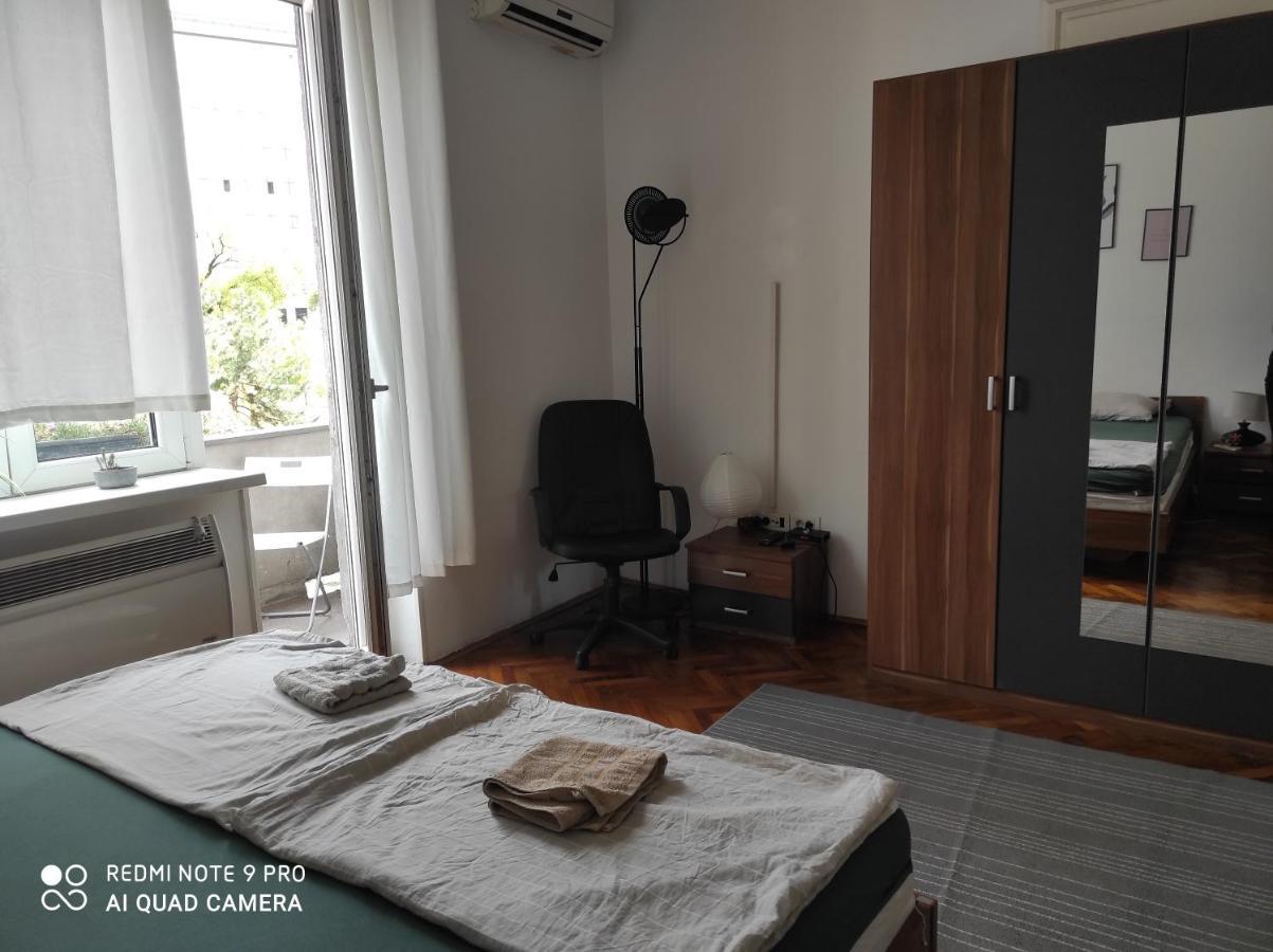 Balkanska Private Rooms & Apartment Belgrad Exteriör bild